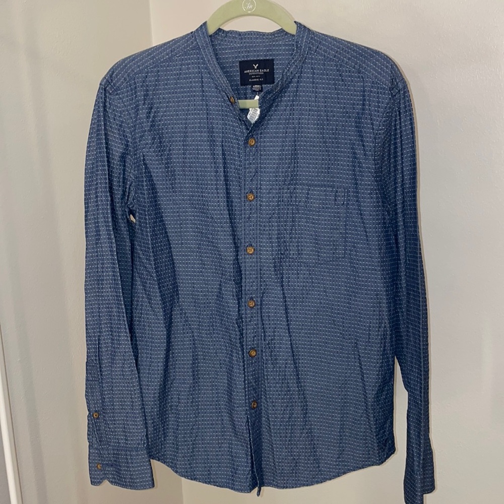 American Eagle Men’s Blue Long Sleeve Button Down Size M